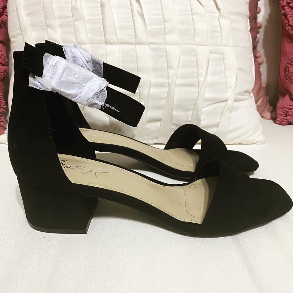 Mari A. Shoes Mari A. Sandals